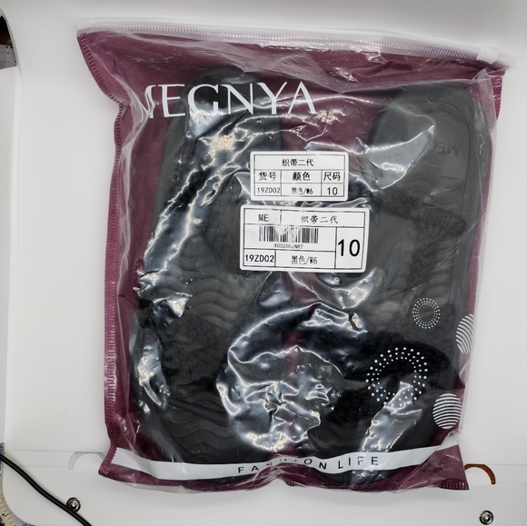 NWT Megnya Black Sandal New - Picture 4 of 6